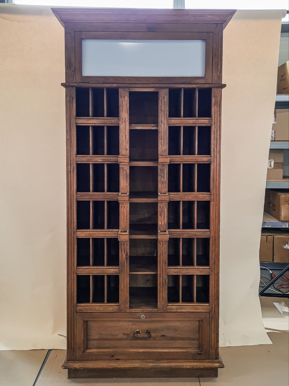 Witryna z szufladą — zdjęcie 1